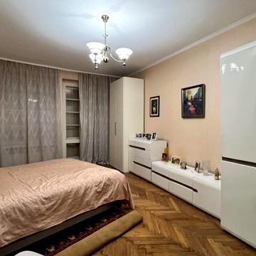Київська вул., 23