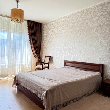 Валерія Лобановського просп. (Червонозоряний), 4-Г