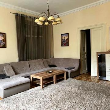 Гетьмана Петра Дорошенка вул. (Жовтнева), 44