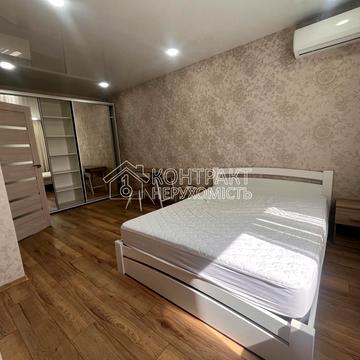 Миру вул., 61