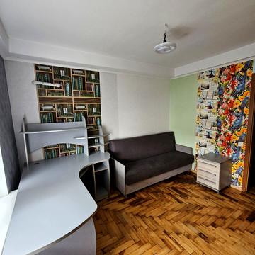 Олімпійська вул., 22