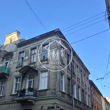 Театральна вул., 26