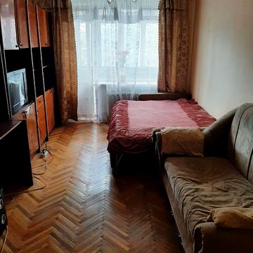 Івана Пулюя вул., 10