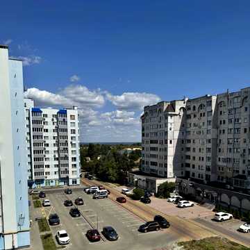 Героїв Дніпра вул., (Будинок)