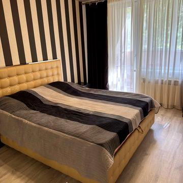 Гвардійців-Широнінців вул., 44