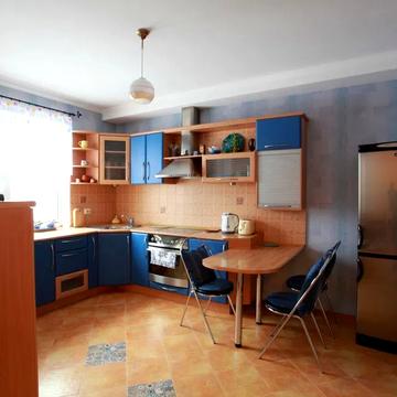 Драгоманова вул., 12