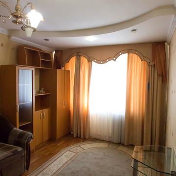 Садиковська вул., 14