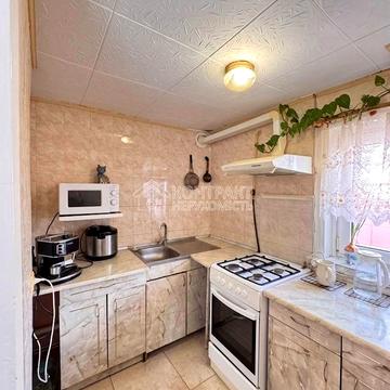 Семафорна вул., 30