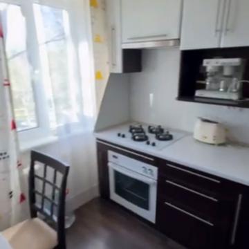 Варненська вул., 7