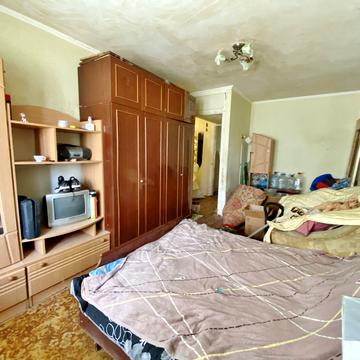 4 Повздовжня вул., 87