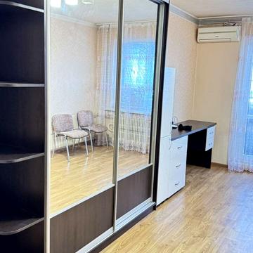 Архітекторів вул., 30