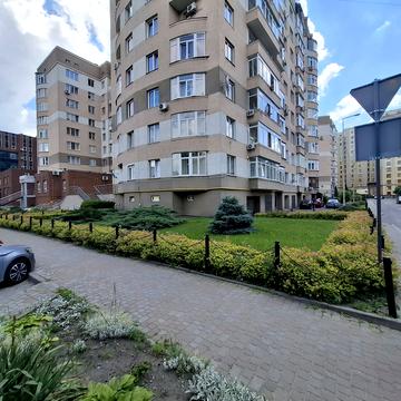 В'ячеслава Чорновола просп. (), 67б