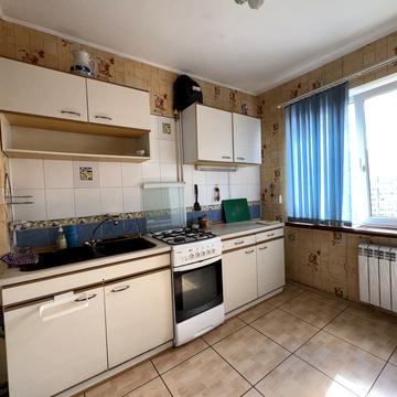 Академіка Корольова вул., 44
