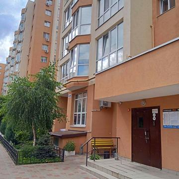 Соборна вул., 126/10