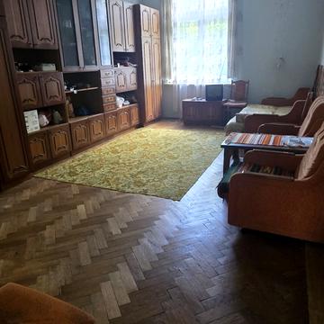 Євгена Коновальця вул. (), 37
