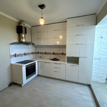 Грушевського вул., 7