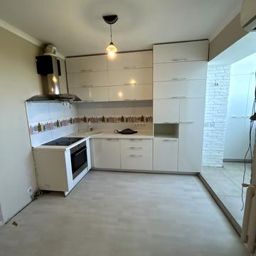Грушевського вул., 7