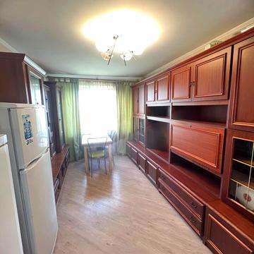 Академіка Глушкова просп., 18