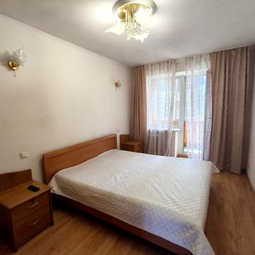 Феодосійська вул., 4