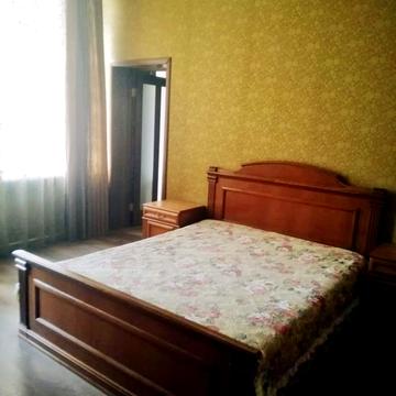 Пастера вул., 18