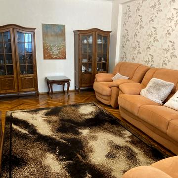 Богдана Хмельницького вул., 39