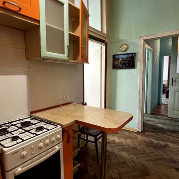 Пекарська вул., 38