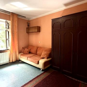 Ореста Васкула вул. (Феодори Пушиної), 8