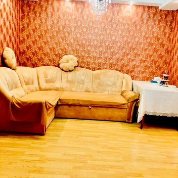 Зброярська вул. (Малиновського), 8