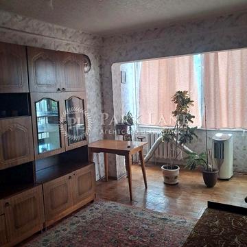 Романа Ратушного вул. (Волгоградська), 33