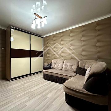 Соколовська вул., 8