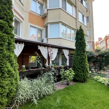 Богдана Хмельницького вул., 60