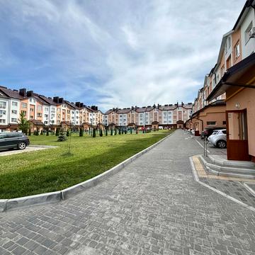 Героїв Крут вул., 8