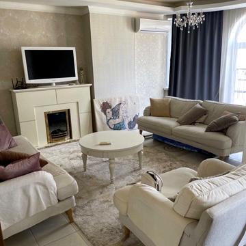 Дмитрівська вул., 75