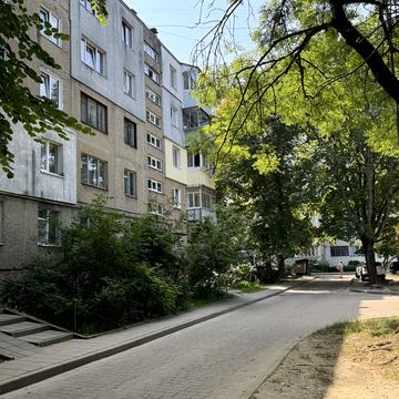 Володимира Великого вул. (Артема), 75