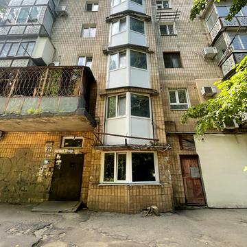 Академіка Філатова вул., 32