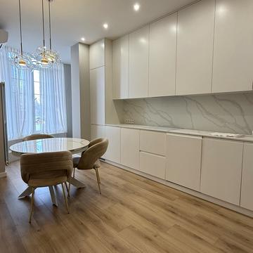 Добровольців вул. (Маршала Говорова), 8