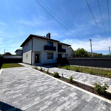 Володимира Івасюка вул., 12