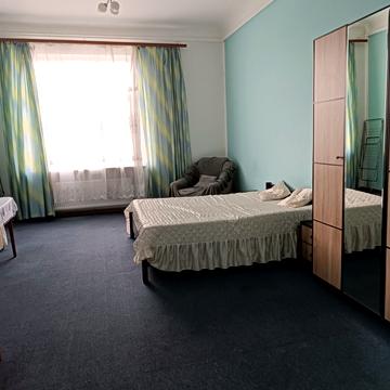 Адама Міцкевича пл., 6/7