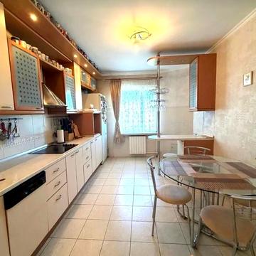 Миколи Бажана просп., 36