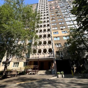 Європейського Союзу просп. (Правди), 37-Б