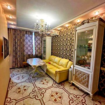 Гімназійна набережна вул. (Червоношкільна набережна), 22