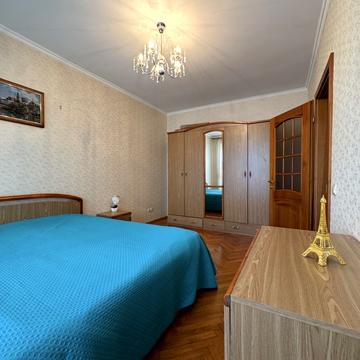 Володимира Івасюка просп. (Героїв Сталінграду), 16-Д