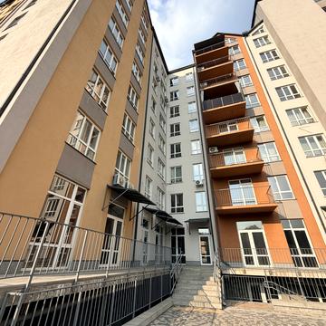 Анатолія Луценка вул., 23