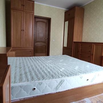 Бориса Гмирі вул., 8-Б
