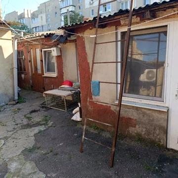 Богдана Хмельницького вул., 43