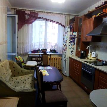 Василя Верховинця вул., 10