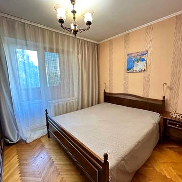 Романа Шухевича вул. (Курчатова), 1л