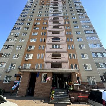 Миколи Лаврухіна вул., 10