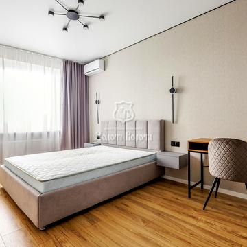 Героїв Небесної Сотні просп., (Будинок 20/10)