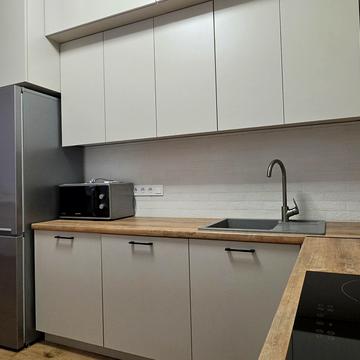 Вишгородська вул., 33